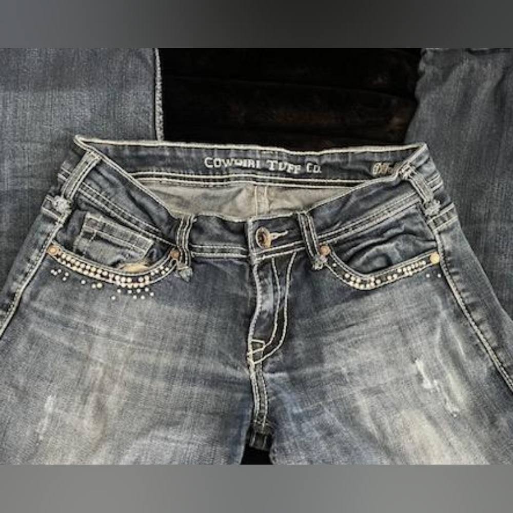 Cowgirl Tuff Women's Size 26 Capri Jeans